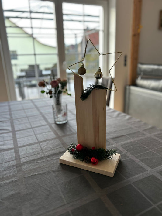 Weihnachtsstern mit Holzsockel